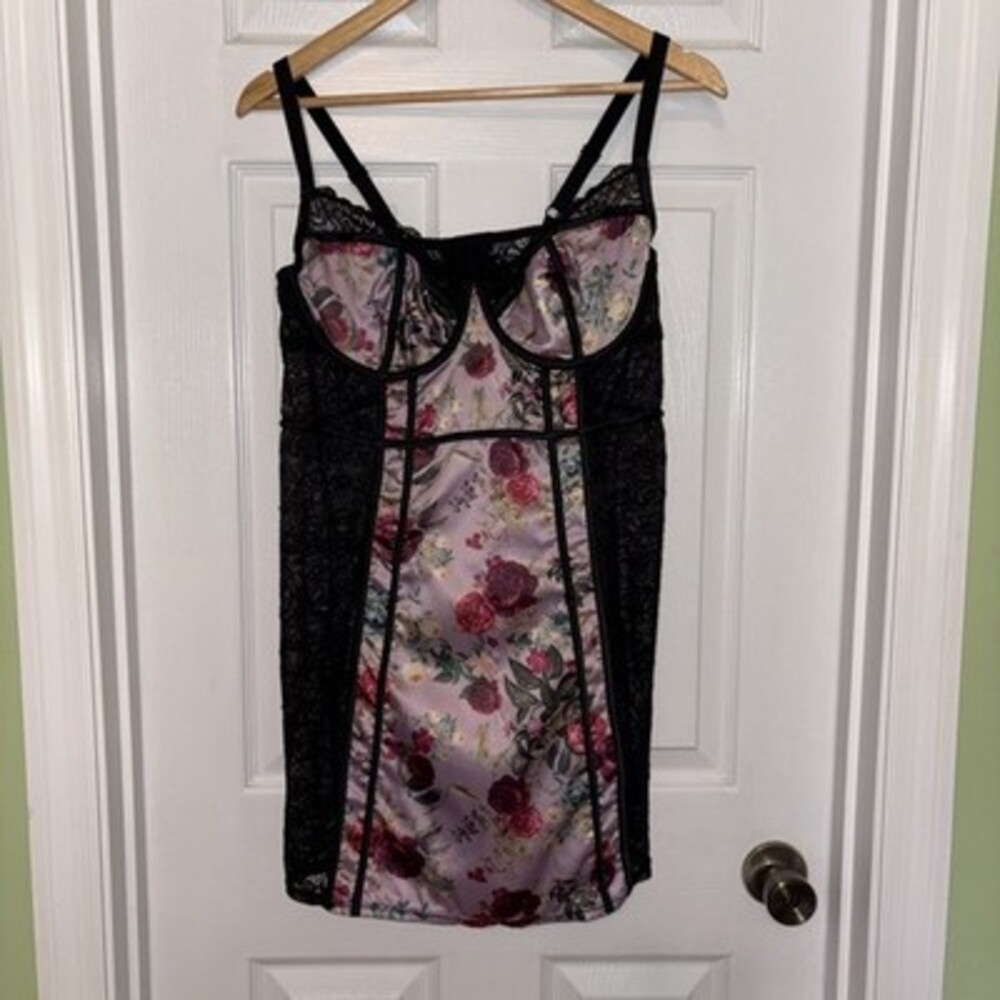 GUC Torrid Curve Size 0, XL Lavender Floral Satin & Black Lace Chemise Nightie